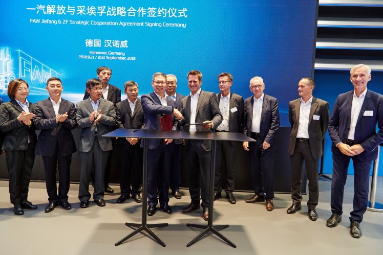 采埃孚与一汽解放建立全面战略合作伙伴关系