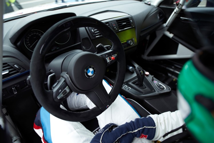 8HP Cockpit BMW M235i 
