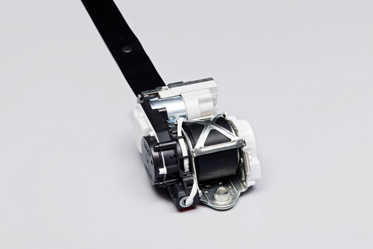 Active Control Retractor