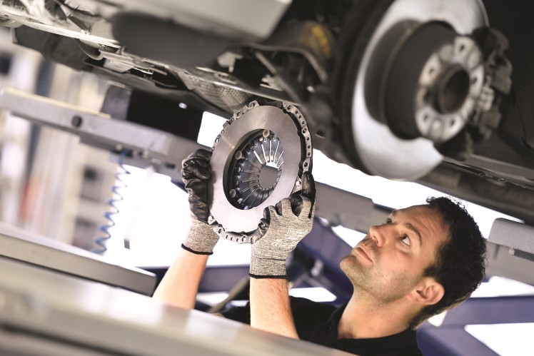 ZF Aftermarket experts know how correct clutch assembly works