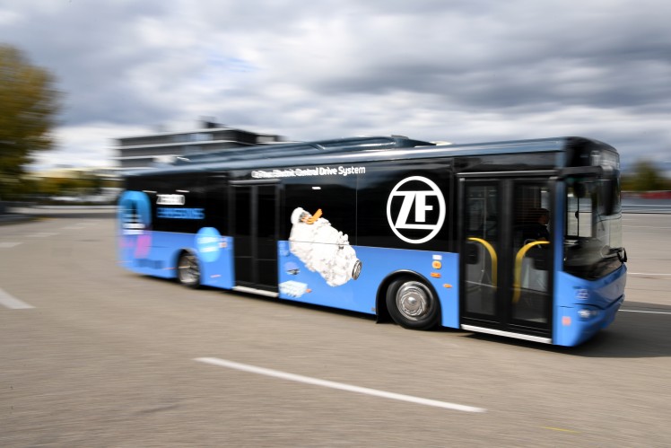 ZF Wins Innovation Award for its CeTrax Electric Bus Drive