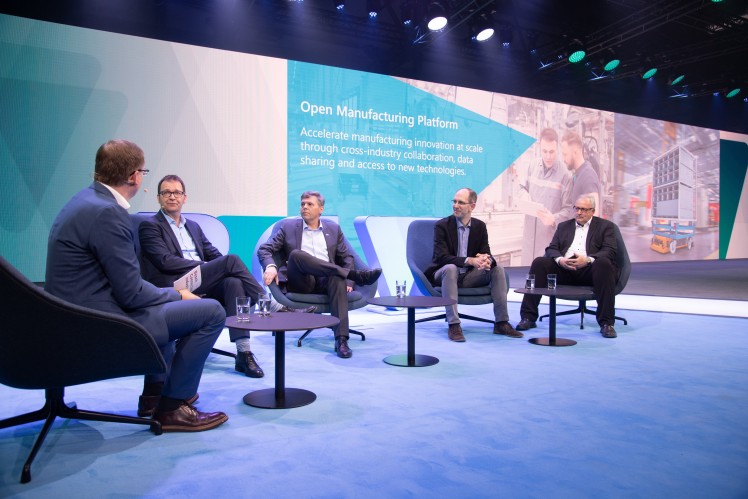 Die Open Manufacturing Platform wächst: Anheuser-Busch InBev, die BMW Group, Bosch, Microsoft und ZF Friedrichshafen AG treiben gemeinsam skalierbare Innovationen in der Fertigungsindustrie voran