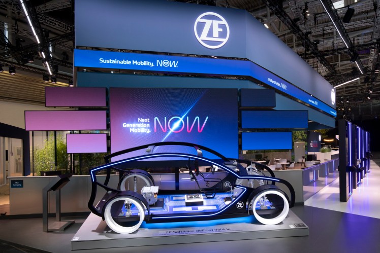 Kernexponat von ZF auf der IAA 2021: Das Software-definierte Fahrzeug der Zukunft