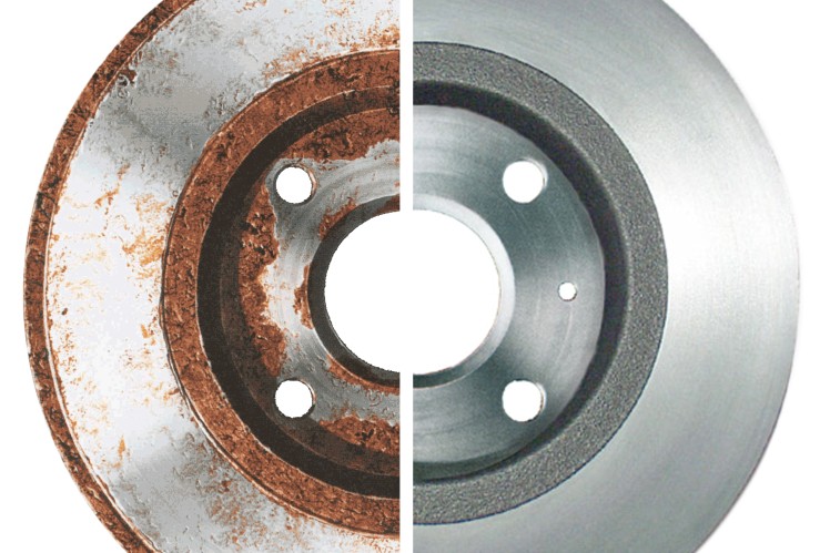 ZF Aftermarket: A worn brake disc in comparison to a new one