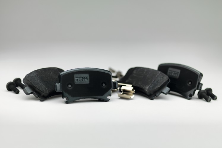 Pastilhas TRW COTEC da ZF Aftermarket garantem segurança dos ocupantes desde a primeira frenagem