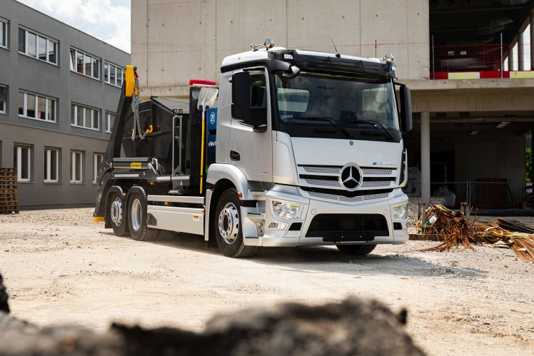 ZF and Mercedes-Benz Trucks Showcase Silent, Emission-Free eWorX Power Take-Off for Electric Trucks
