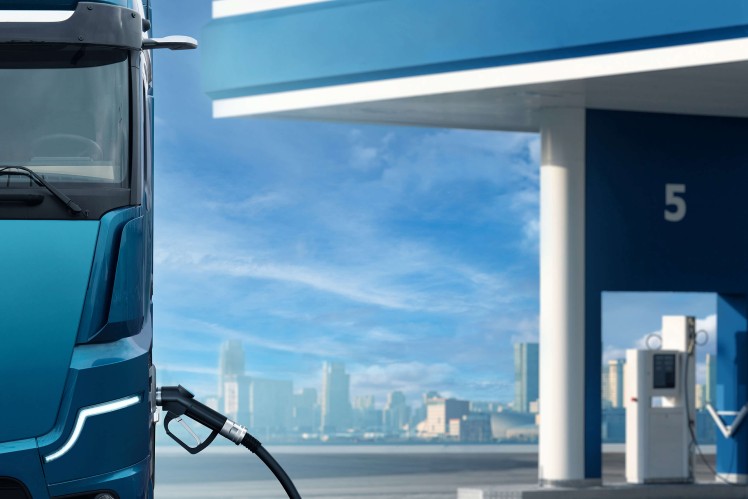 ZF invests in mobile fueling and in-vehicle energy payment platform CarPay-Diem to develop further services for fleet customers