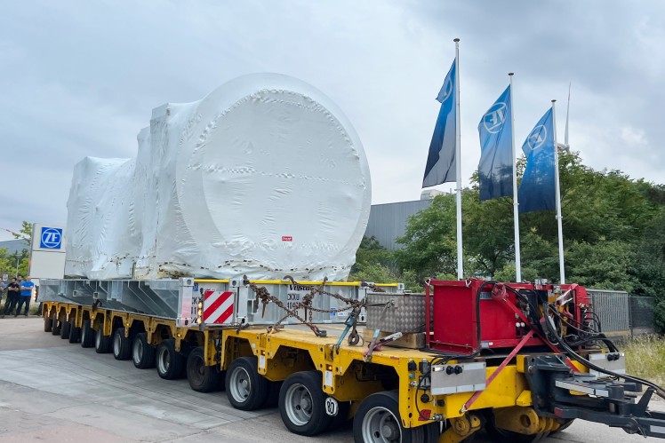 Large wind turbine powertrains necessitate new transport methods
