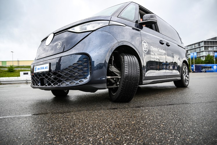 Agile in the tightest spaces. ZF EasyTurn 