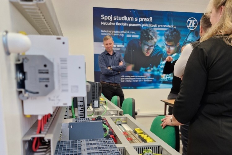 Oficiální předání učebny