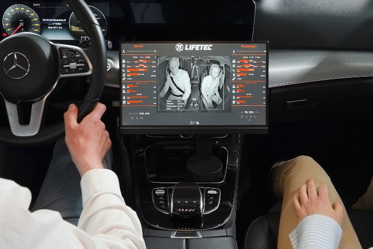 Sensors Detect – Airbag and Seat Belt Protect: ZF LIFETEC Closes Gap Between Occupant Detection and Occupant Protection