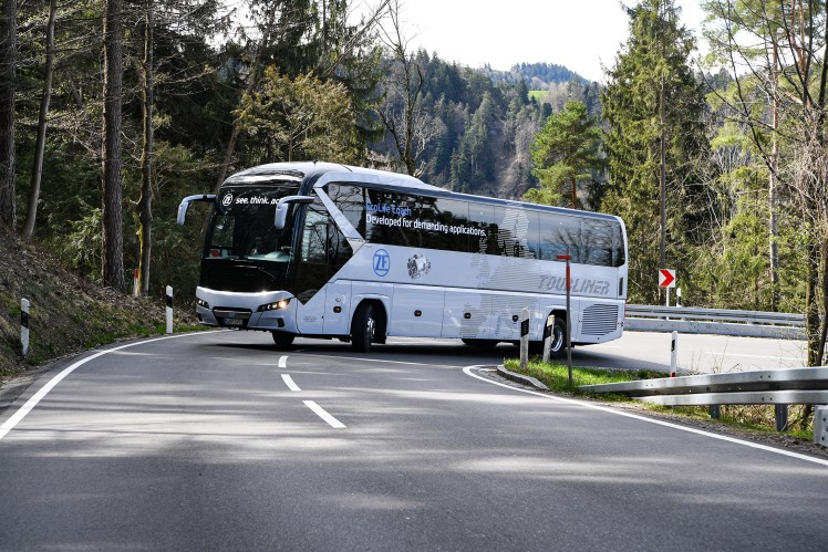 Gerade auf gebirgigen Routen im Reisebus überzeugt das ZF-Automatgetriebe EcoLife Coach.